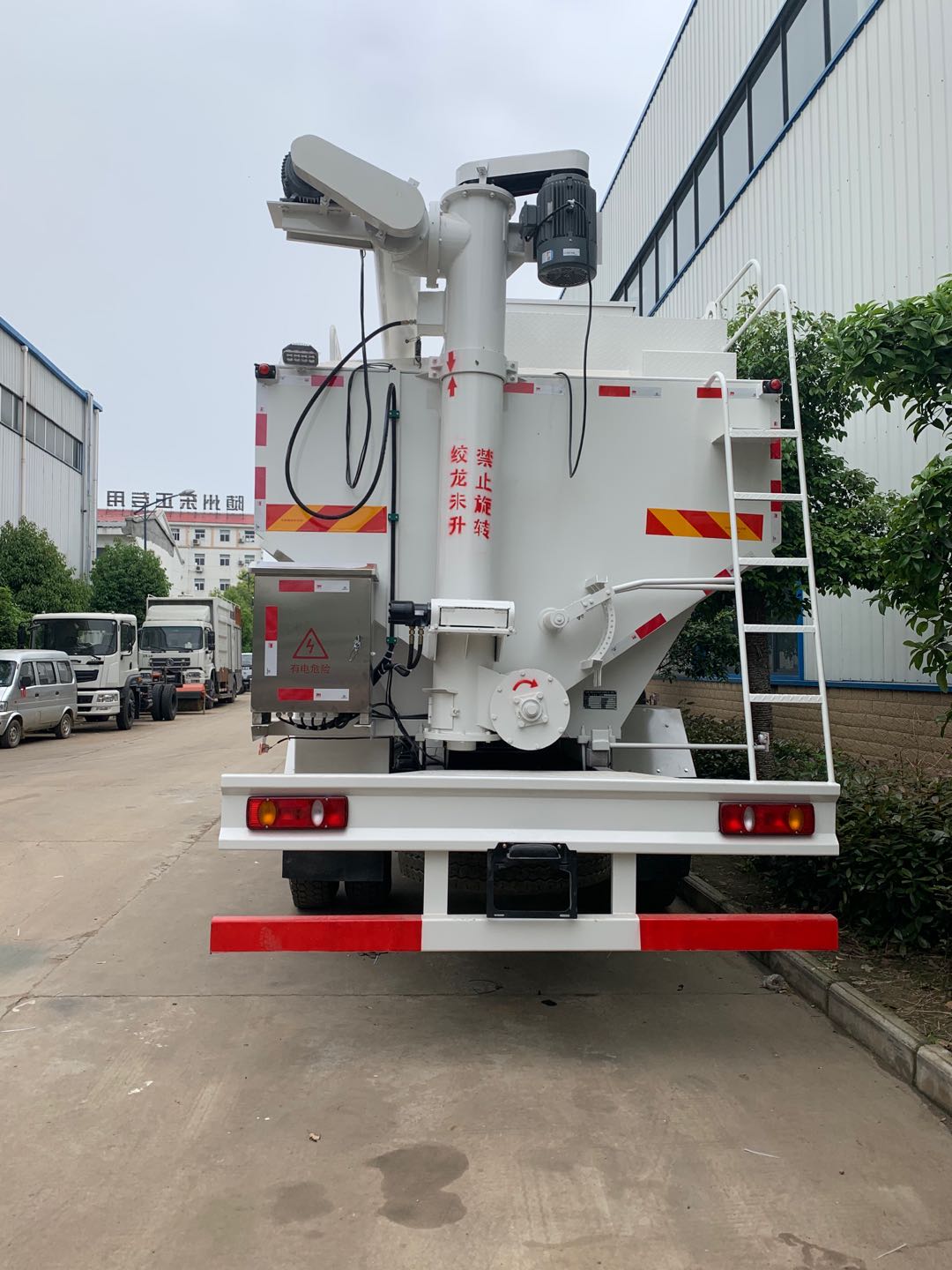 ����ǰ�ĺ��늄�44��ɢ�b����\ݔ܇